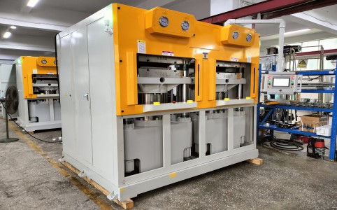碳纖維熱壓成型機-從0到1 研發(fā)設(shè)計 技術(shù)協(xié)同