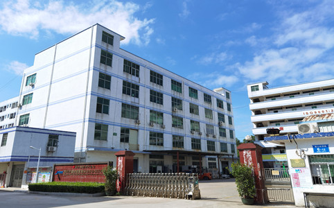 深圳碳纖維熱壓成型機(jī)技術(shù)：能耗低，良率高，替代進(jìn)口